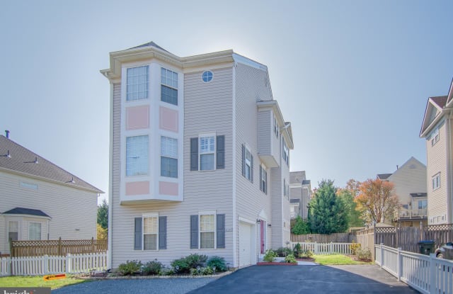 8247 ELECTRIC AVENUE - 8247 Electric Avenue, Dunn Loring, VA 22182