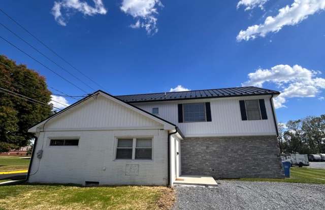 Updated 3 Bed 2 Bath Home In Lititz Gallery 3