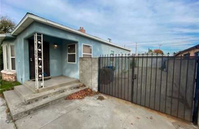 6612 Saloma Ave Gallery 2
