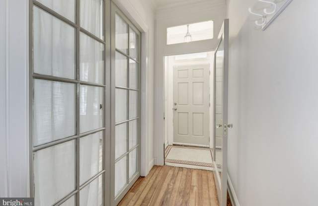 1416 POTOMAC AVENUE SE Gallery 2