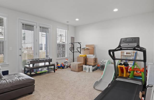 25441 HARTLAND ORCHARD Terrace Gallery 3