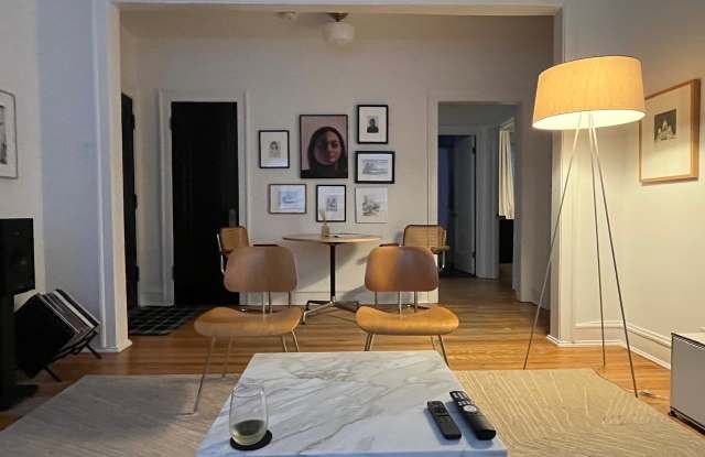 726 Hinman Avenue Gallery 3
