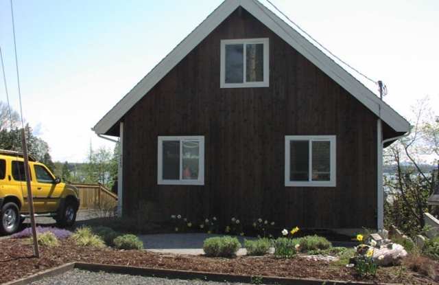 2bd +loft, 1 bath. 5065 FERN ST. (Birch Bay) photos photos