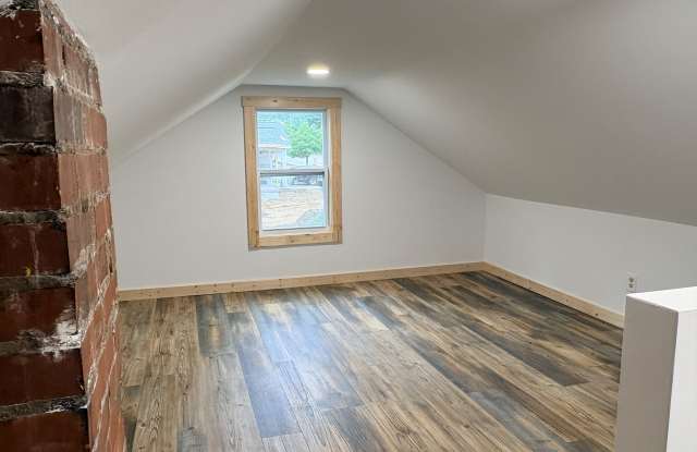 136 East Hiawatha Drive Gallery 1