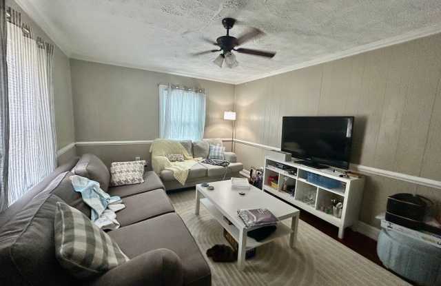 4 Bedroom / 2 Bathroom Prelease for August 2027! Gallery 3
