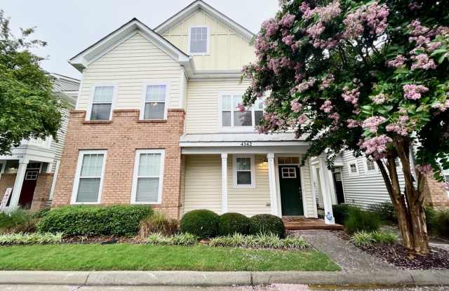 Spacious Condo - Waterfront Community - Available 08-27-25! Pet Friendly - Less Than A Mile To Beaches - 4142 Seafarer Avenue, Norfolk, VA 23518
