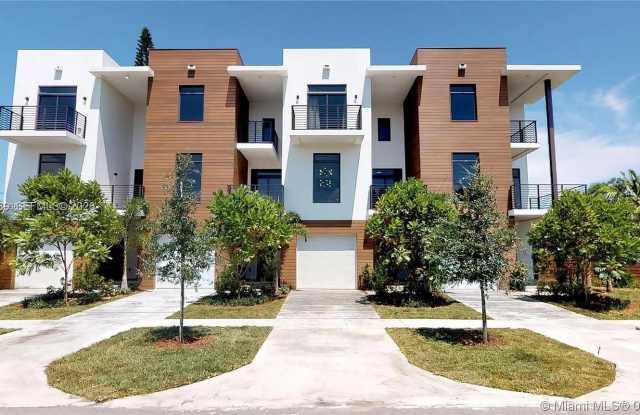 1503 N 17TH AVE photos photos