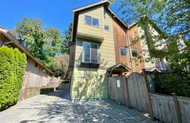 12548 35th Ave NE Unit B - 12548 35th Avenue Northeast, Seattle, WA 98125