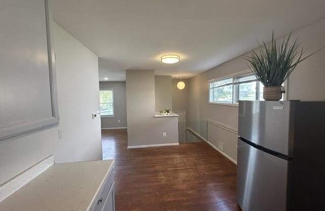 328 W EDMONSTON DR Gallery 4