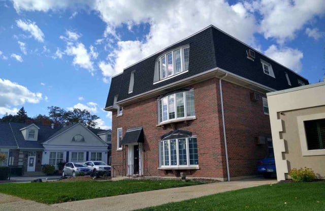 324 East Burlington Street - 324 East Burlington Street, Riverside, IL 60546