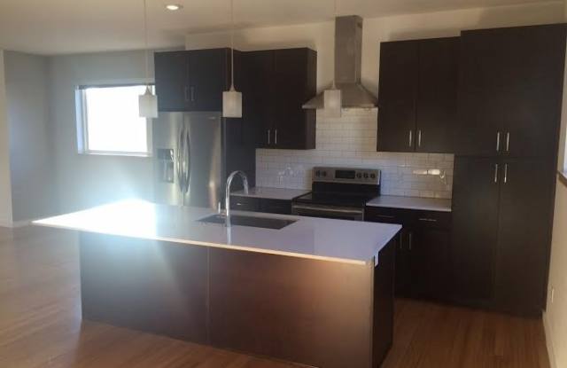 Move-In Special! 3 Bedroom Modern Home w/ Excellent Location! Gallery 4