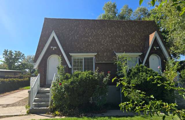 1667 N 200 W photos photos