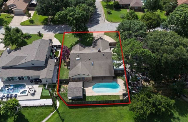 950 HUMMINGBIRD Trail - 950 Hummingbird Trail, Grapevine, TX 76051