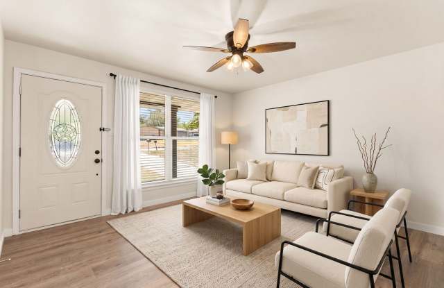 807 BOULDER DR Gallery 2