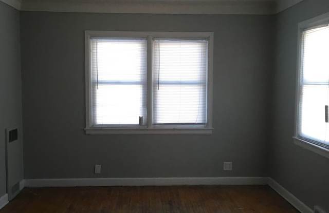 2 Bedroom, 1 Bath Single Family Home located at 1104 West 8th St Waterloo, IA Gallery 3
