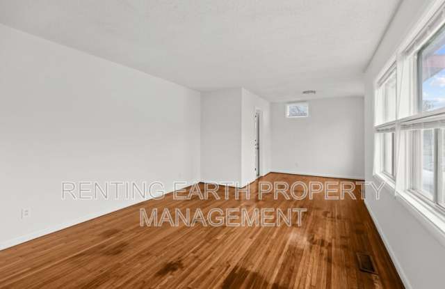 6715 Court N Gallery 2