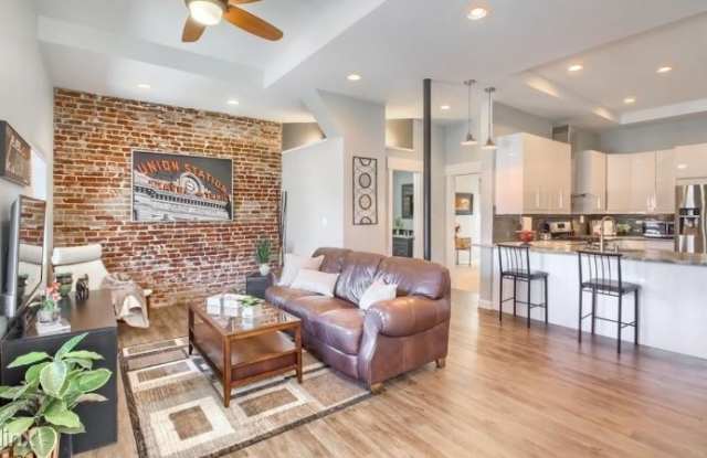 3653 Lipan Street Gallery 2