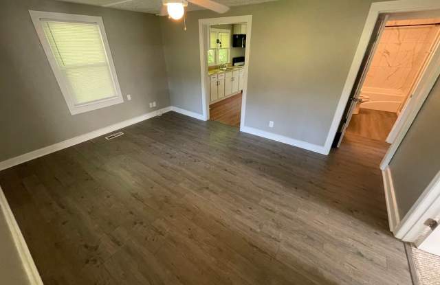 Charming 2BR/1BA South Knox Home w/ Huge Yard, Shed & Basement Storage – Pets Welcome! Gallery 4