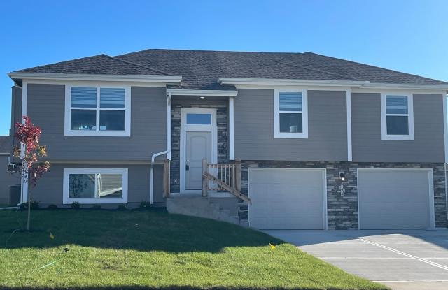 Gorgeous 4 Bedroom Split Level Home in Belton! photos photos