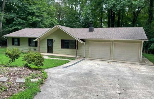 3 bed, 2 full bath home located in Asheboro on Northshore Dr., $1500 Month, $1500 Deposit. photos photos