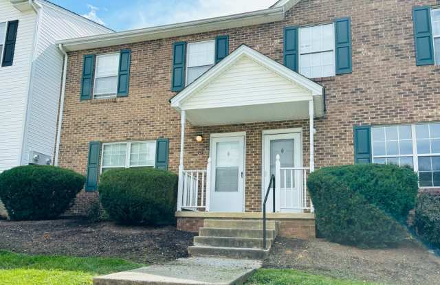 4 Bedroom 2.5 Bath Townhouse photos photos