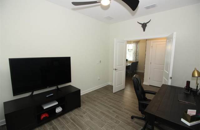 11801 PROLOGUE AVENUE Gallery 2