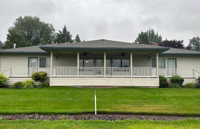 3bdrm, 2bath Harbor Isles Golf Course Condo with deck photos photos