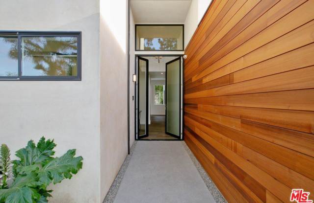 5327 DOBSON Way Gallery 4