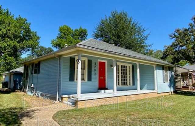 3792 Greenway Pl. Gallery 2