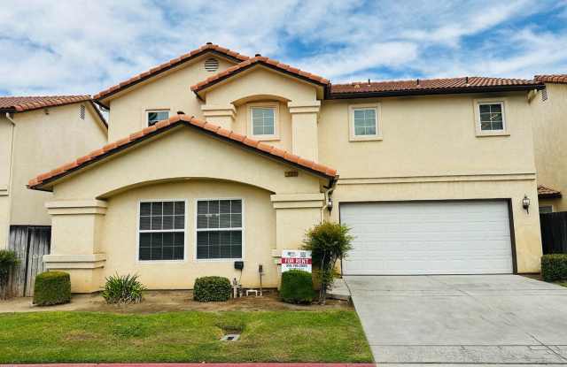 West Madera $2,249 Gated & HOA Pool, 227 River Point, 3 Bed Home Gallery 1