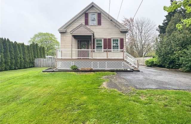 594 Metacom Avenue photos photos