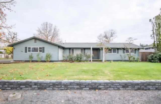 34093 Northeast Sunrise Street Gallery 1
