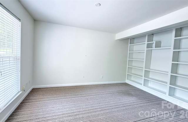 12731 Bullock Greenway Boulevard Gallery 3