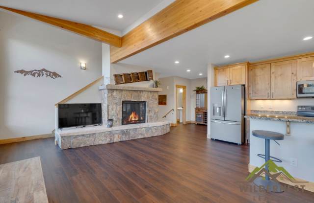 Beautiful Furnished Townhome with infared sauna, finished garage and community amenties photos photos