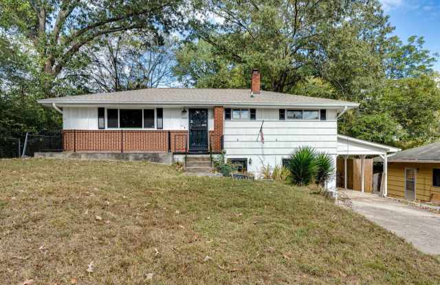 COMING SOON! Three Bedroom Two Bathroom House For Rent. Ready for Move In this November. Gallery 1