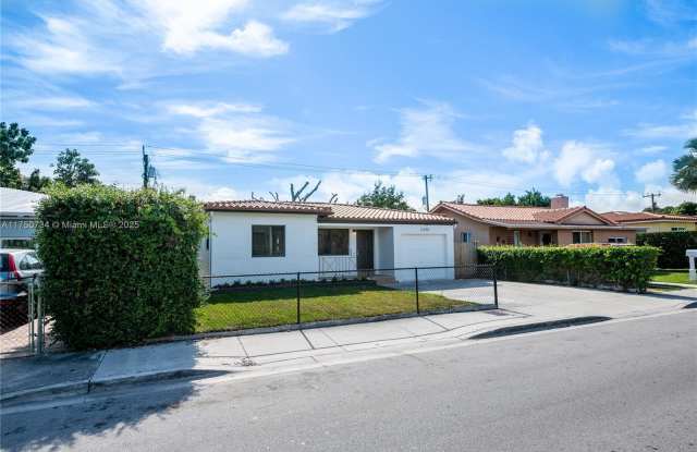 2340 Sw 16th St photos photos