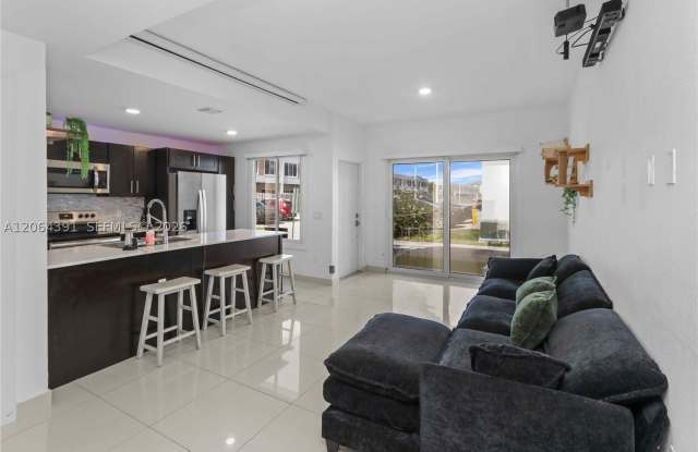 25948 SW 139th Ct Gallery 4