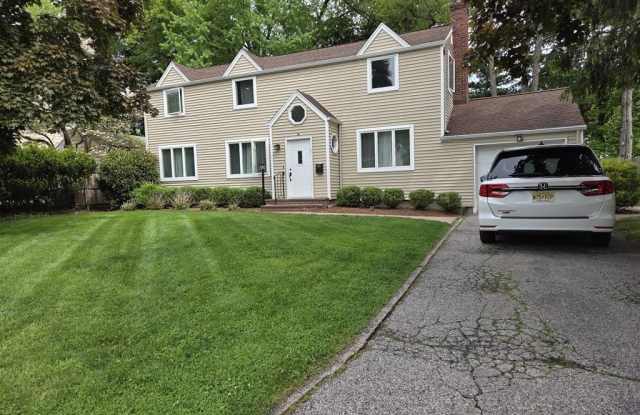 14 Louise Lane photos photos