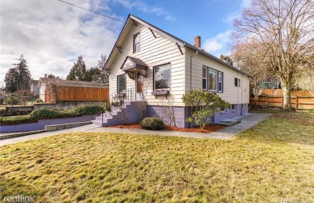 2405 Snyder Ave - 2405 Snyder Avenue, Bremerton, WA 98312