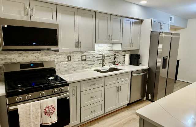 7537 Spring Lake Drive Gallery 4