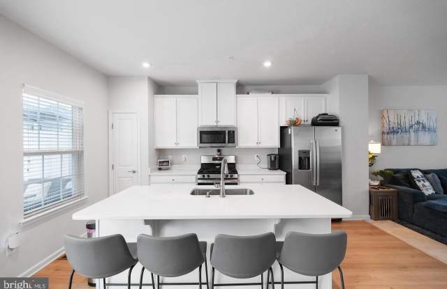 52 CASWELL Drive Gallery 4