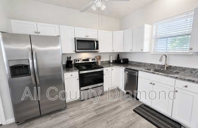 5726 Beach Dr Gallery 4