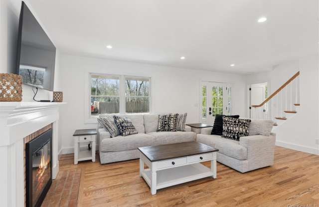 502 Springs Fireplace Road Gallery 3