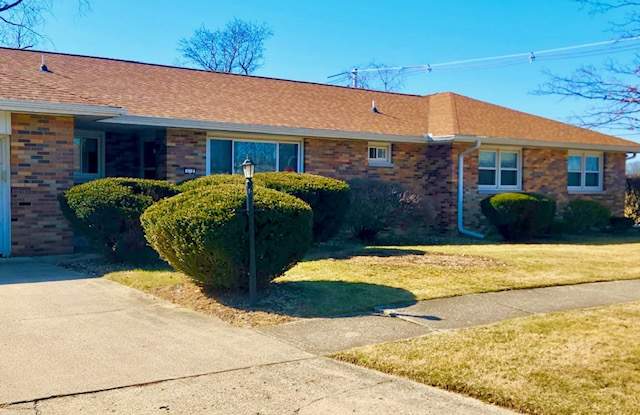113 West McHenry St - 113 West McHenry Street, Urbana, IL 61801