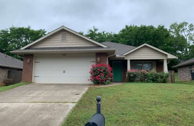 COMING SOON 8/8/25-BEAUTIFUL 4/2 BRICK HOME -OPEN FLOOR PLAN photos photos