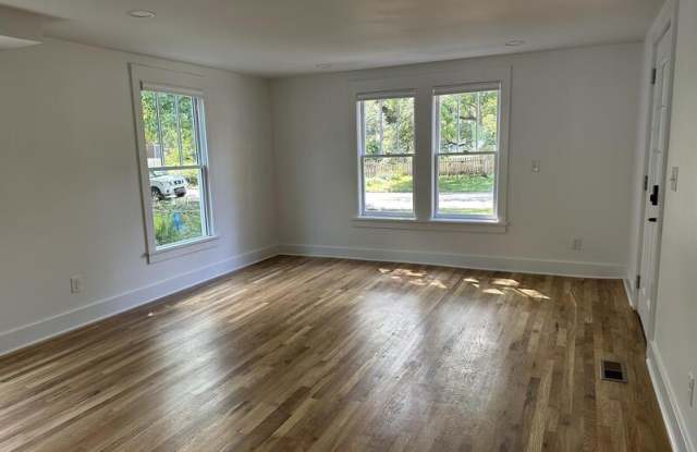 1306 New Hampshire Gallery 3