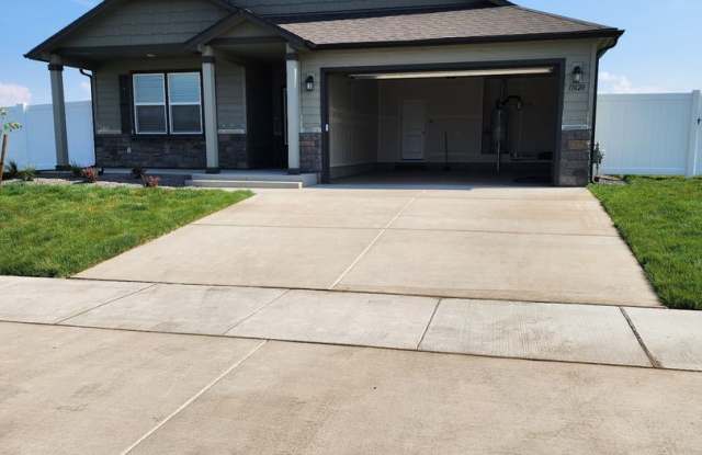 Brand New Rathdrum Rancher photos photos