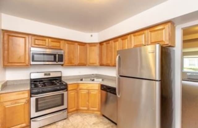 2005 W Touhy Ave 105 - 2005 West Touhy Avenue, Chicago, IL 60645