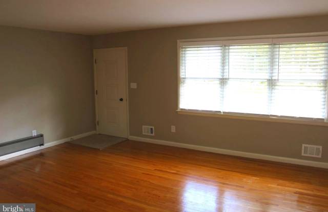 117 GIBBONS BOULEVARD Gallery 2