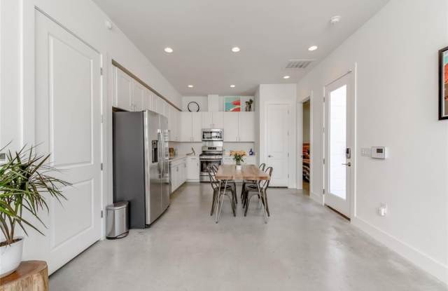 7011  Bennett Ave Gallery 2